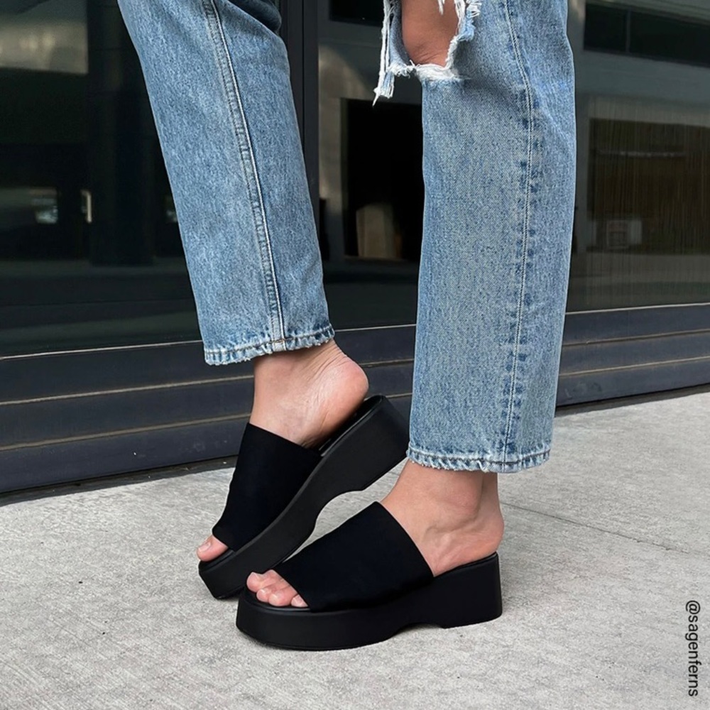 Steve Madden slinky platform sandal